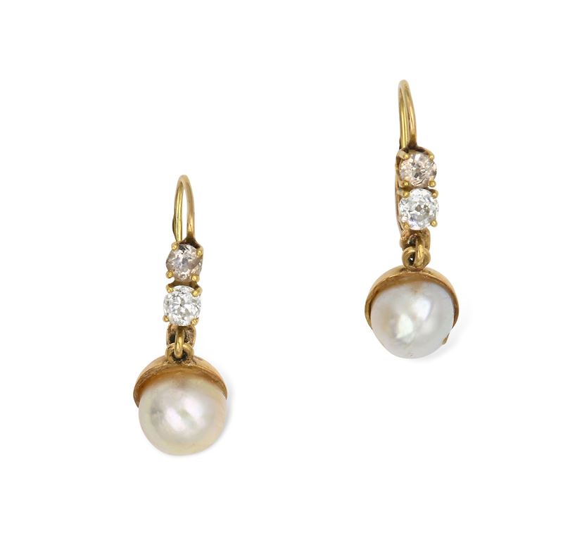 Coppia di Orecchini in Oro e Perle