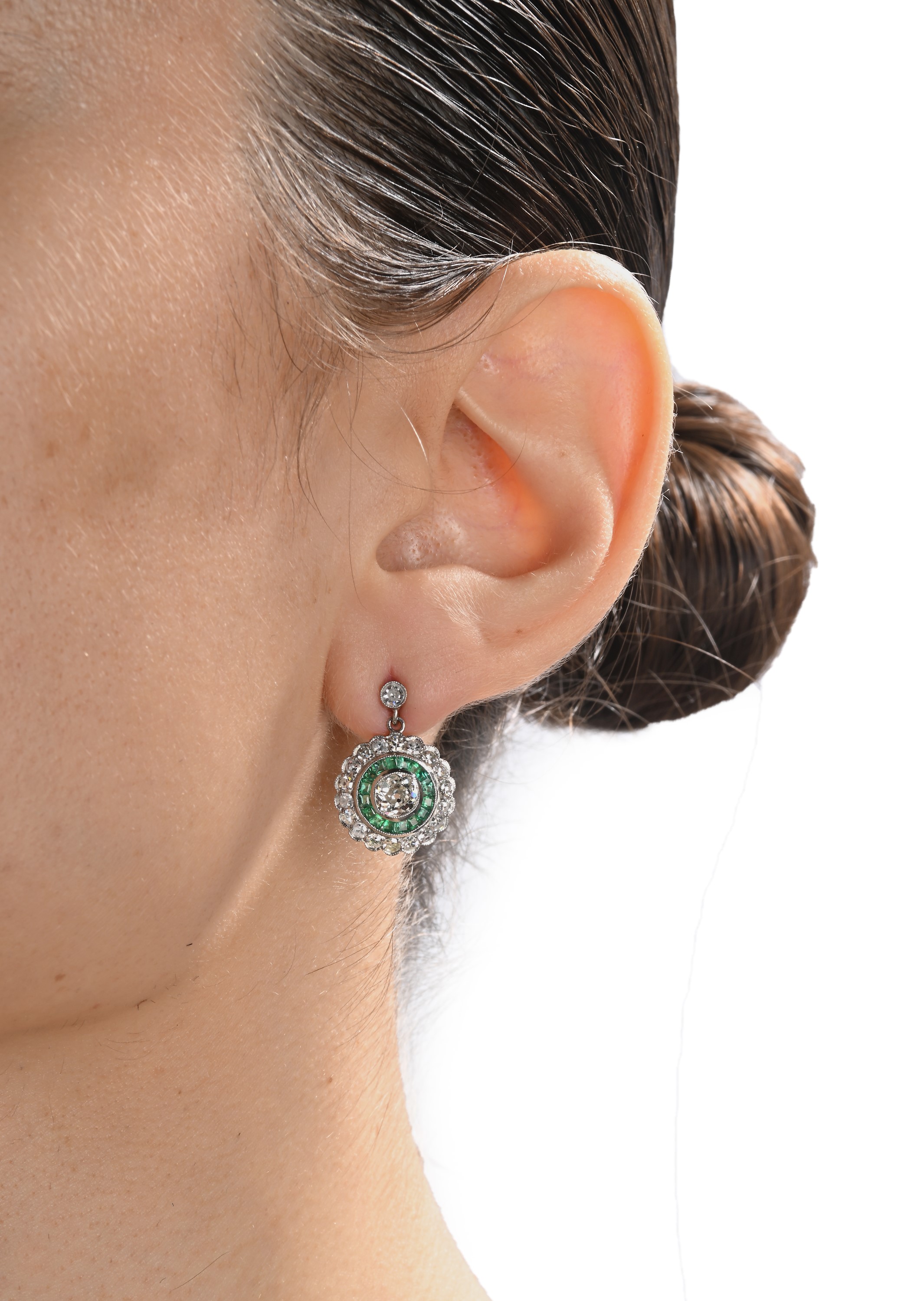 Orecchini Decò in Platino Diamanti e Smeraldi