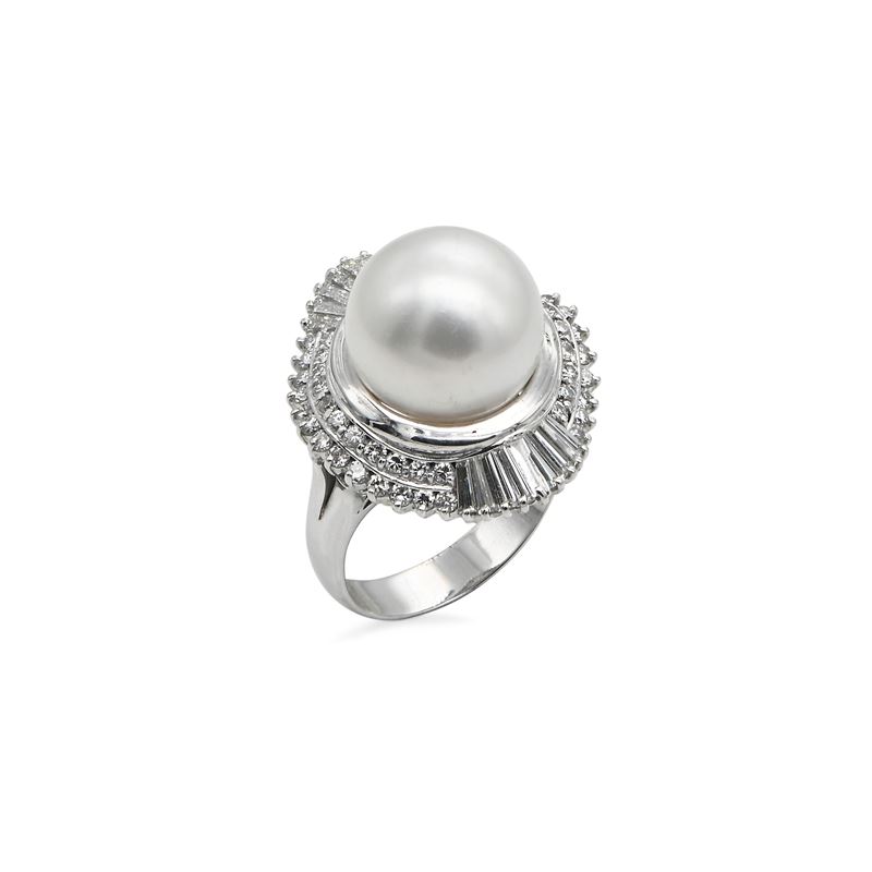 Anello in Oro, Perla South Sea e Brillanti