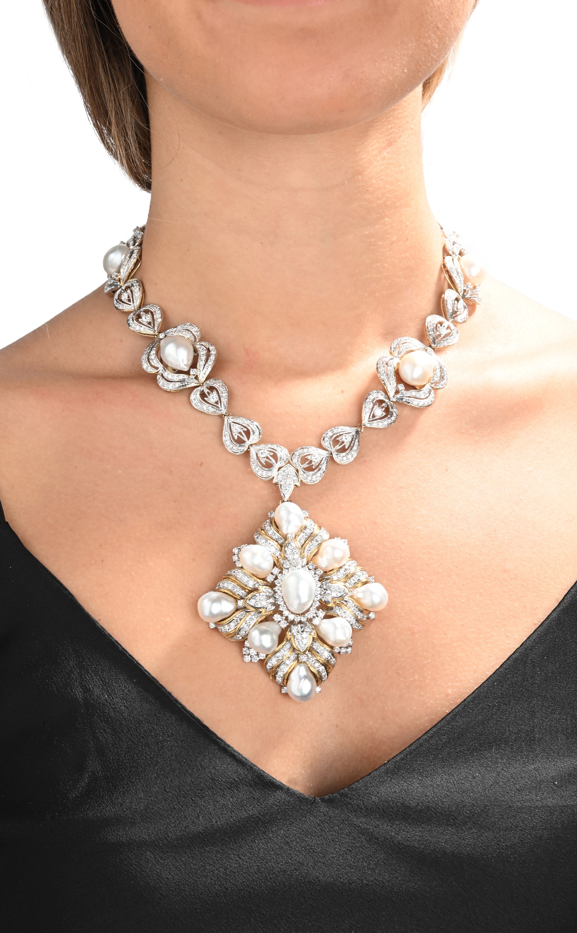 Collana con Pendente Spilla in Oro, Brillanti e Perle