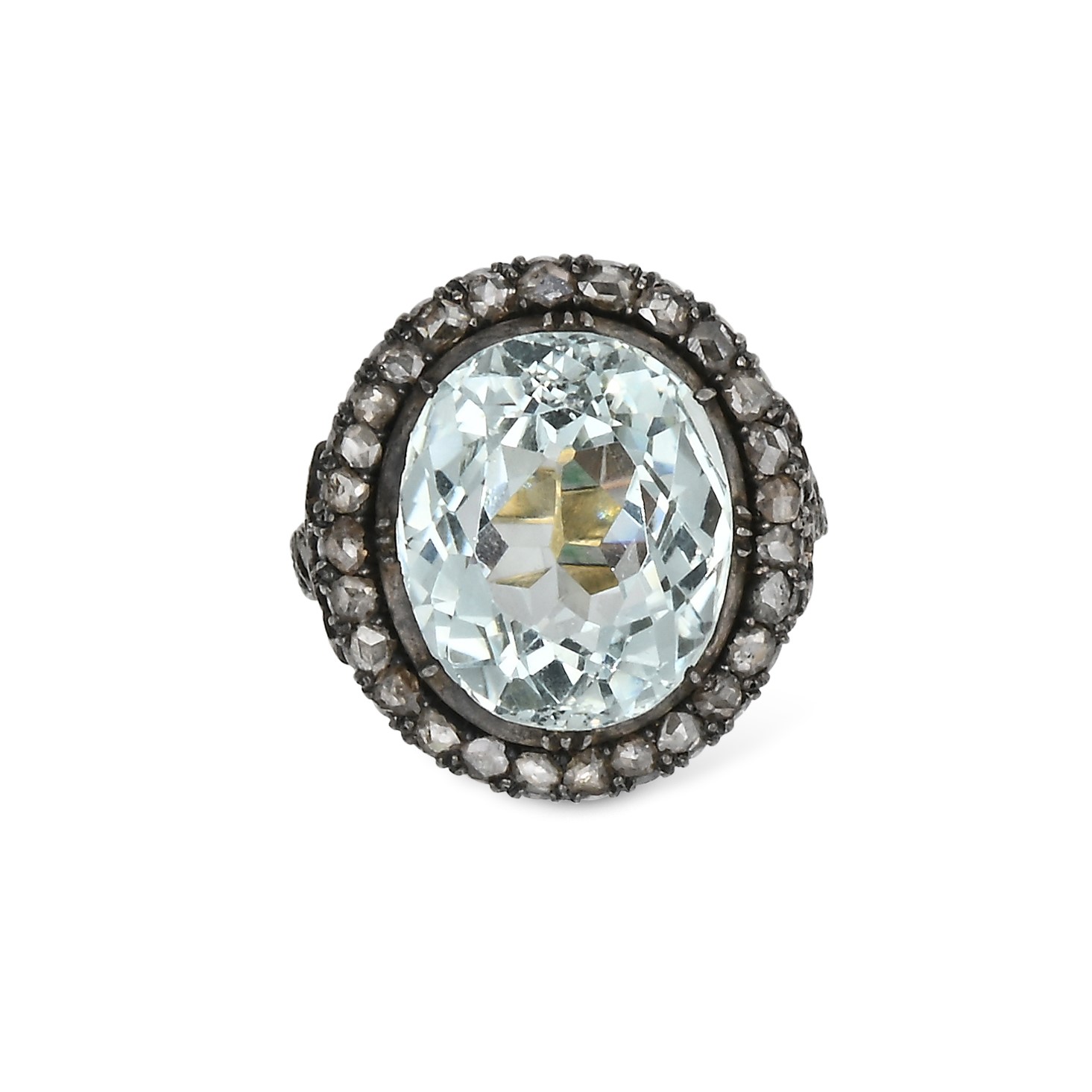 Anello Antico Acquamarina e Giro di Diamanti