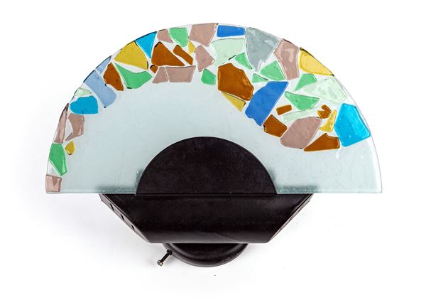 Applique in vetro colorato e struttura in metallo smaltato nero