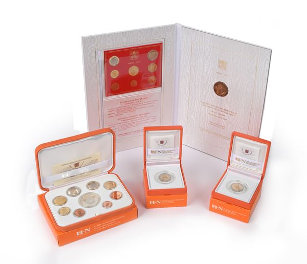 Lotto Giubileo della Misericordia Città del Vaticano: Volume Numismatico 2015 con Medaglia di Bronzo, Serie divisionale Proof con medaglia in argento 2016, e 2 monete da 2 Euro Proof 2016