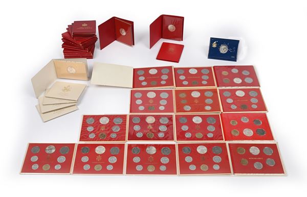 Lotto Città del Vaticano: Serie Divisionale Giovanni Paolo II Anno I-III; Paolo VI A. VIII (x2). A. IX, XI (x2), XII, XV (X2), XVI, Anno Santo 1975 (x3); 500 Lire Sede Vacante 1963 (x4); Sede Vacante 1978 (x7); Sett. 1978 (x7); 1.000 Lire Giovanni Paolo I (x5); 500 Lire Giovanni Paolo II 1991
