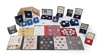 Lotto Repubblica Italiana: Serie Fdc 1970, 1986, 1987, 1988, 1992, 1995; Proof 1986; 8 Pezzi da 5...
