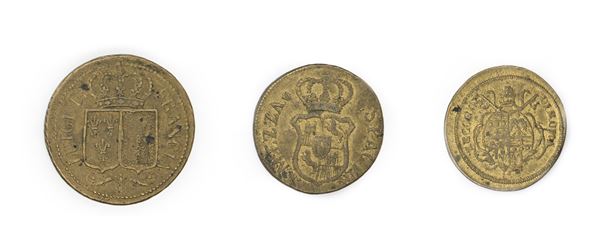 3 Pesi monetali del XIX secolo in bronzo con stemmi al verso per lo Zecchino Papale; il Luigino di Francia e la Mezza di Spagna. Con al verso il peso inciso
