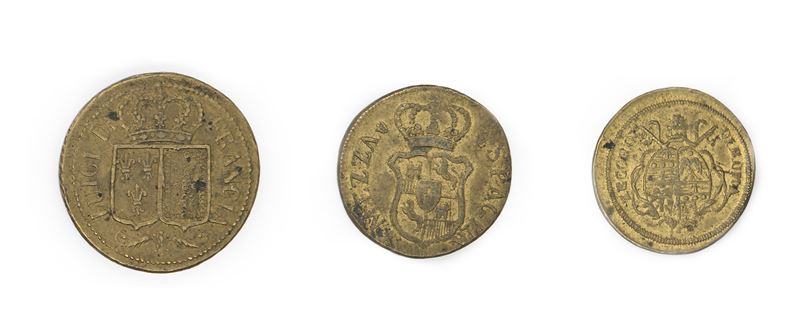XIX secolo, Tre pesi monetali in bronzo con stemmi: Zecchino di Roma; Luigi di Francia; Mezza di ...