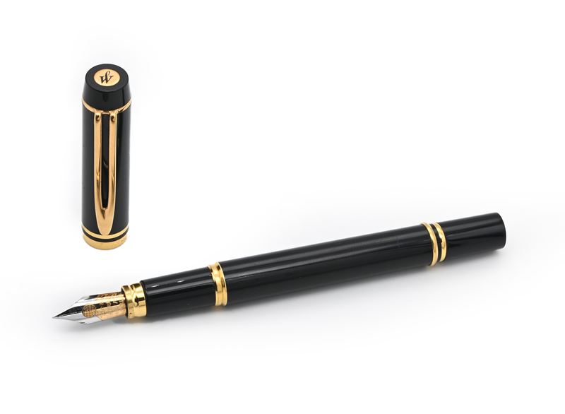 Waterman Ideal - Penna Stilografica in Vernice Nera con Particolari Dorati
