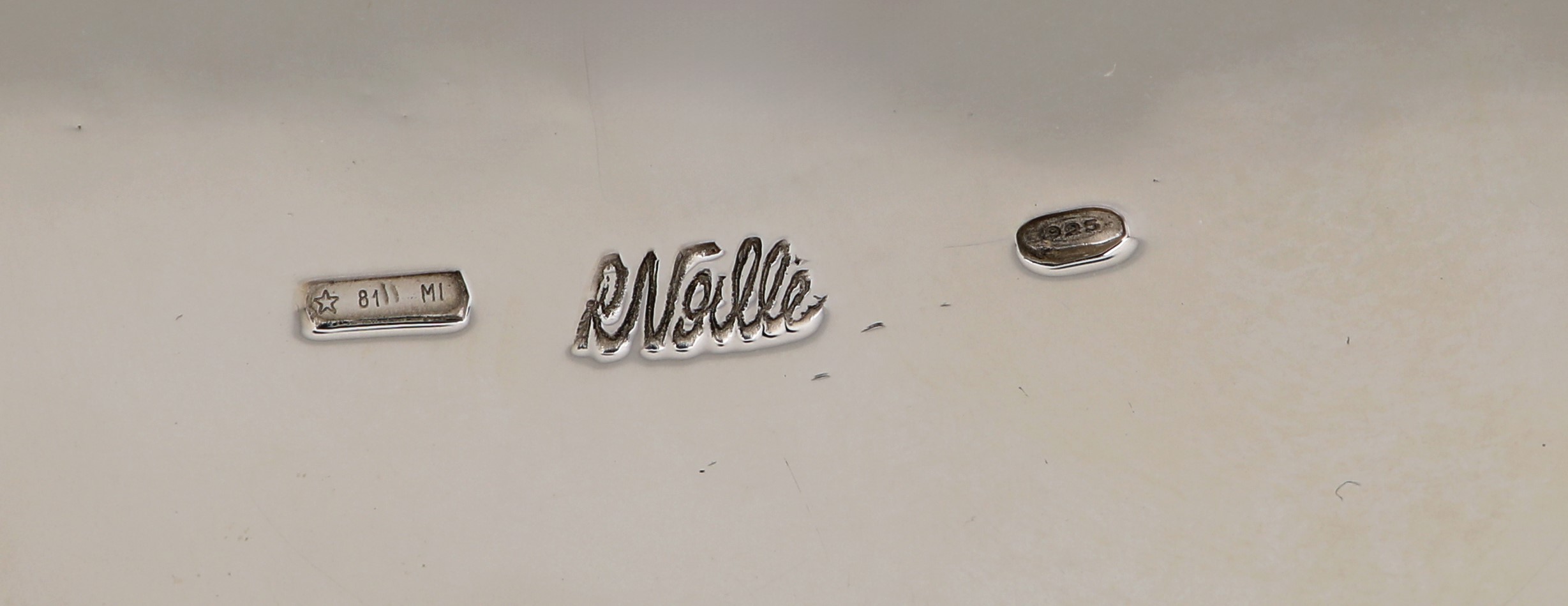 Bottiglia "solifleur" Antropomorfa, Vallé Milano per Bottega Dell'argento