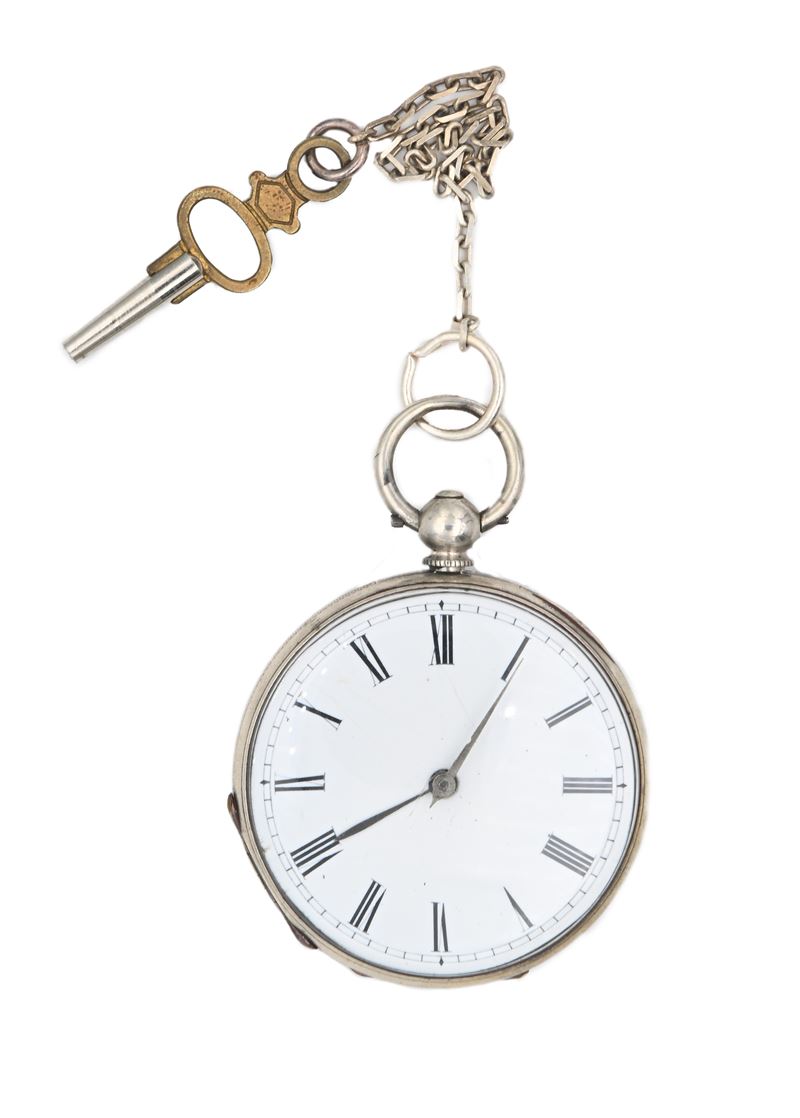 Orologio da tasca a chiavetta da uomo in metallo argentato. Movimento a cilindro con bilanciere a...