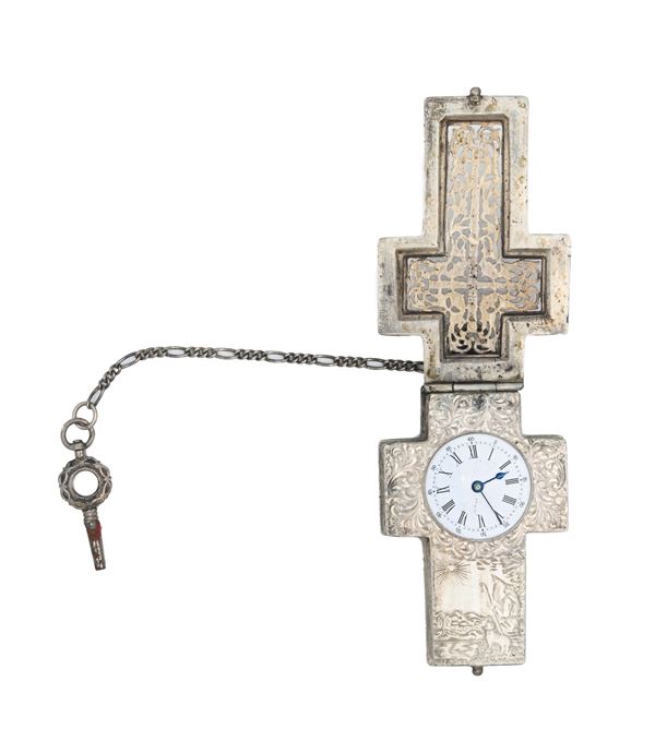 Francia - Orologio a crocefisso in argento traforato e filigrana d'argento con raffigurazioni floreali e bibliche incise. Carica a chiavetta, con meccanica a scappamento a cilindro e bilanciere anulare con spirale piana. Catena in argento sterling con chiavetta