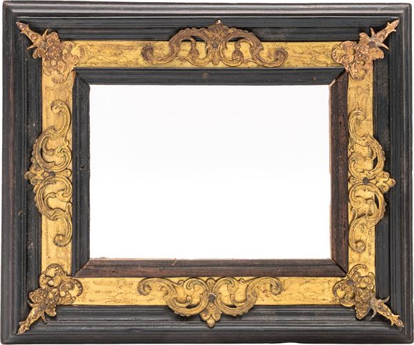 Miniaturista del XIX secolo - Cornice in legno ebanizzato con finiture ornamentali in rame e bronzo dorati, Italia centrale XVII secolo