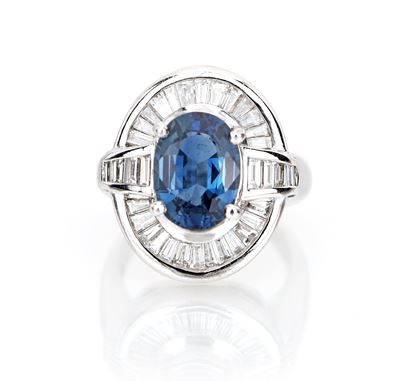 Anello in Oro, Zaffiro e Diamanti.
