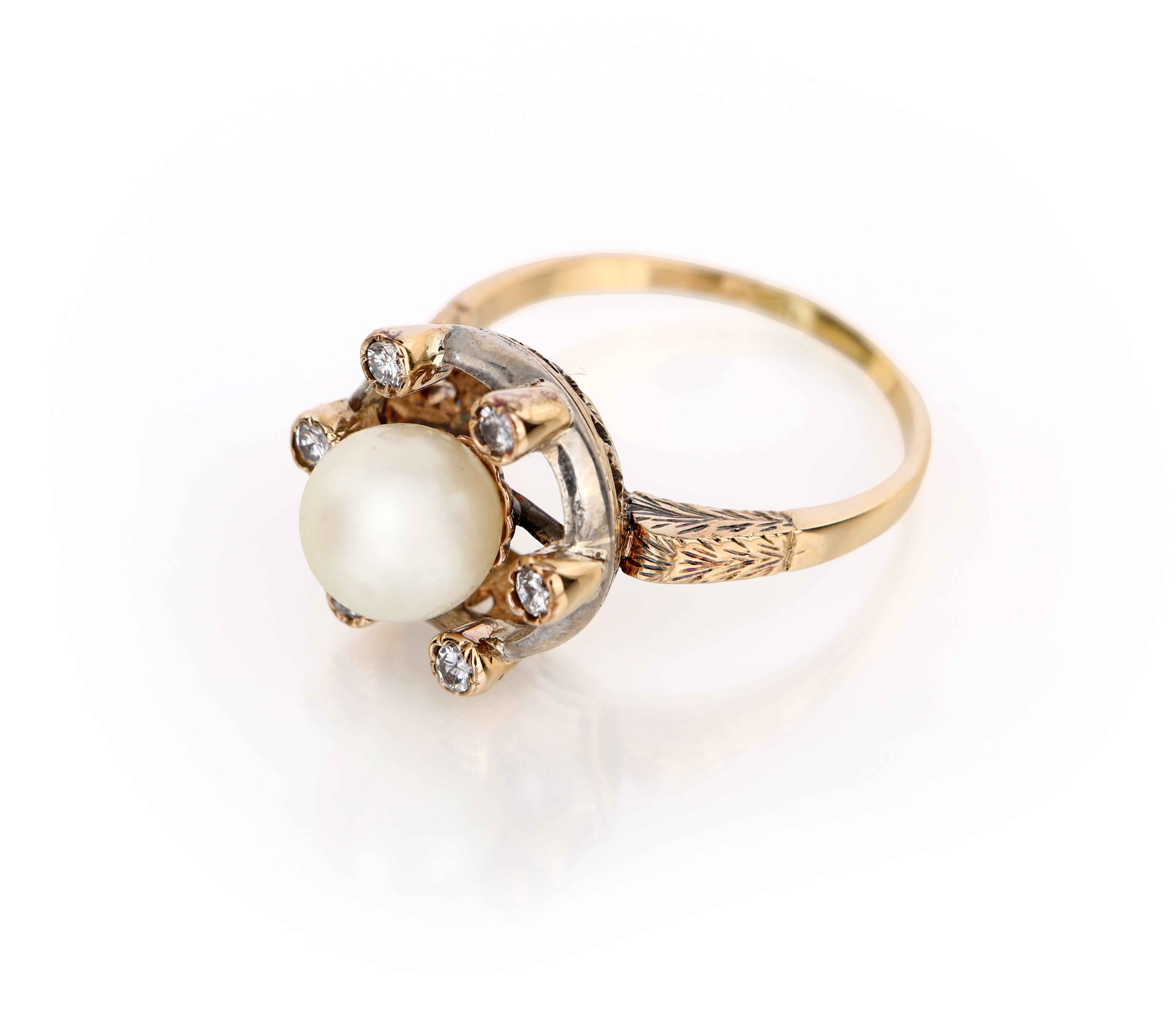 Anello antico in oro e perla