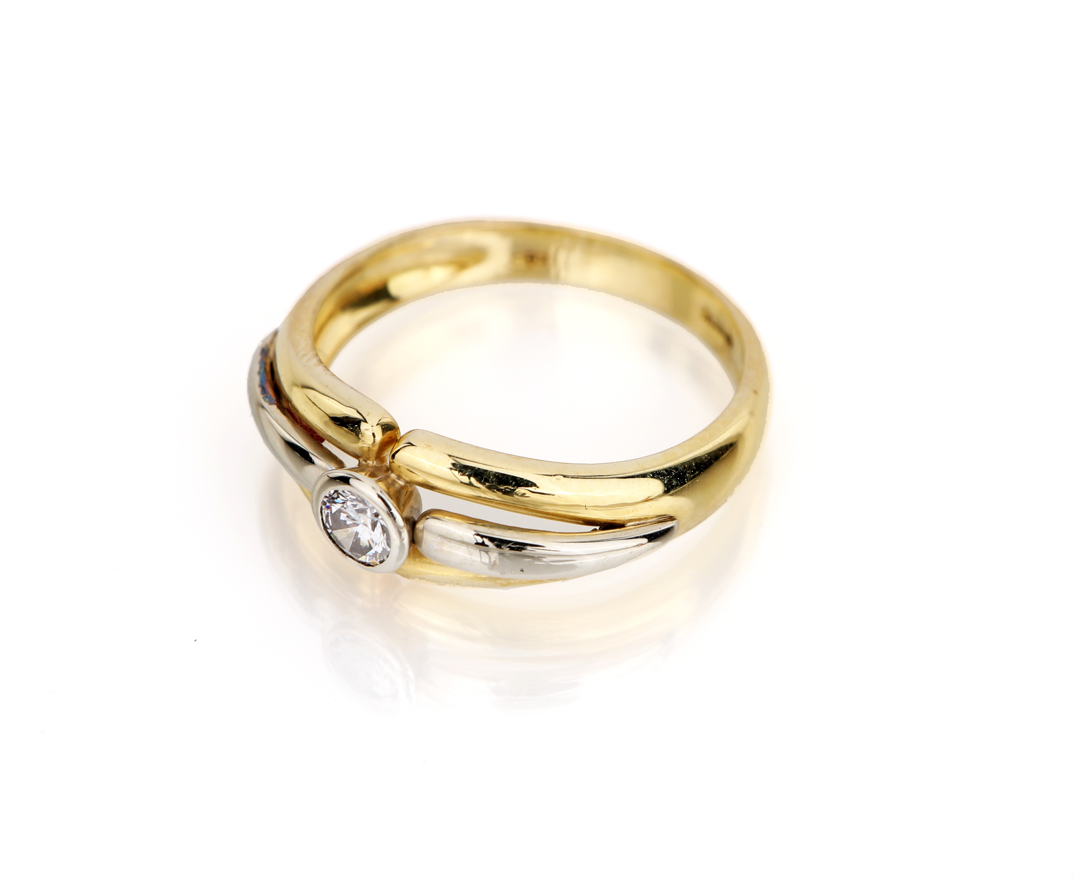 Anello in Oro e Brillante Solitario