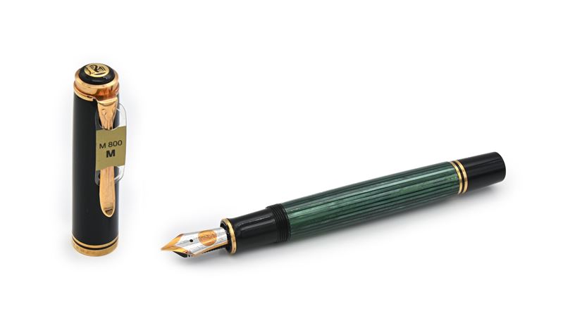 Pelikan Souveran M 800 Green & Black - Penna Stilografica in Vernice con Particolari Dorati