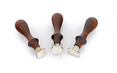 Tre Sigilli in Legno con Matrici in Argento 925/000 di Diversa Forma
