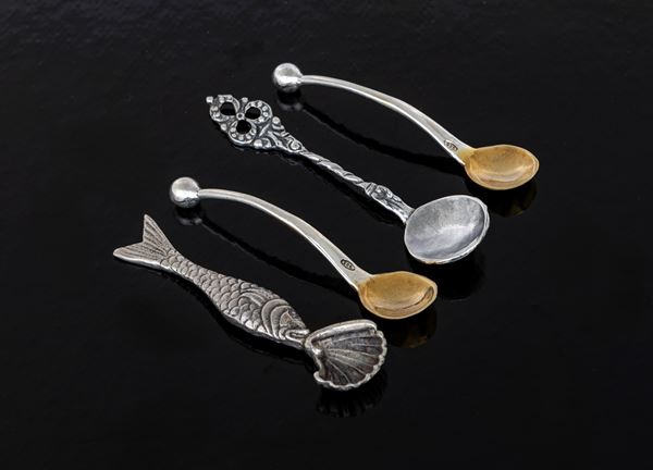 Quattro cucchiaini da saliera