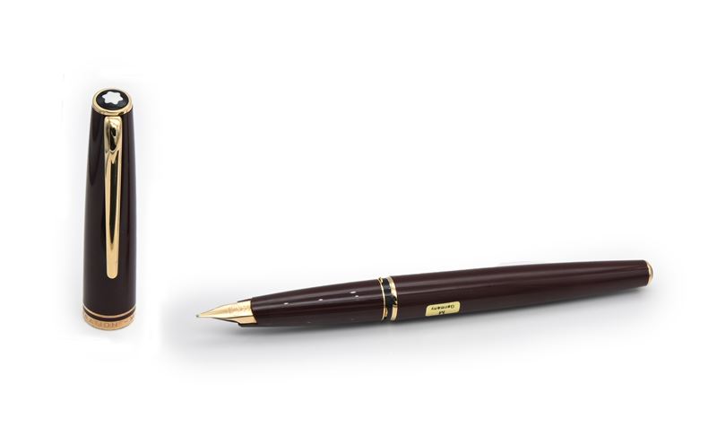 Montblanc Generation Pix - Penna Stilografica in Vernice Bordeaux con Particolari Dorati