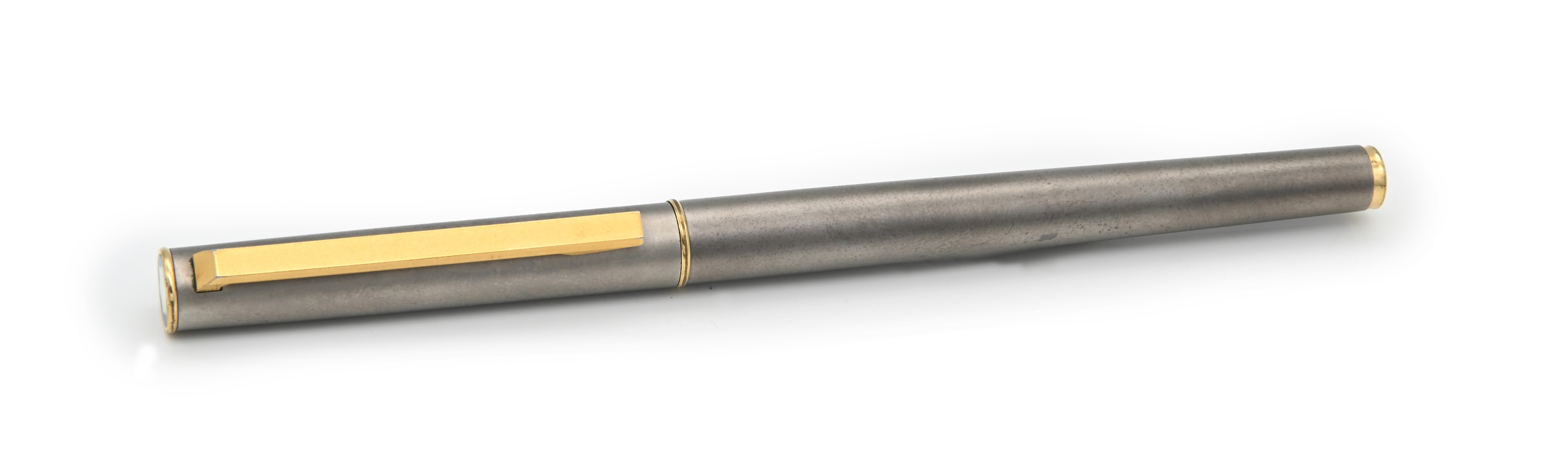 Montblanc Noblesse Slim Line - Penna Stilografica in Acciaio Brunito con Particolari Dorati