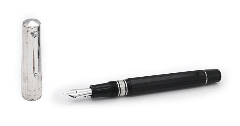 Omas Milord - Penna Stilografica in Resina Nera e Argento 925/000