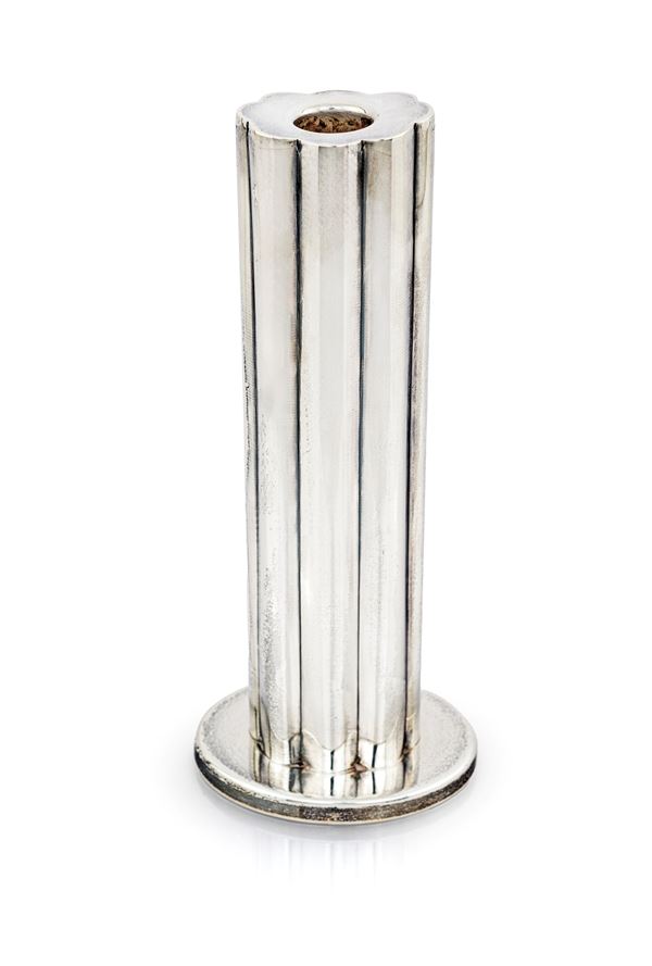 Candeliere in lamina d'argento