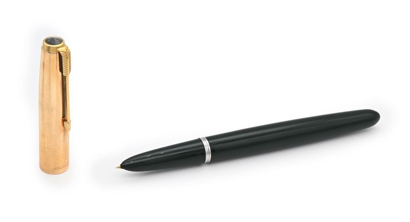 Parker 51 - Penna Stilografica in Vernice Nera con Cappuccio in Metallo Placcato in Oro Giallo 12...