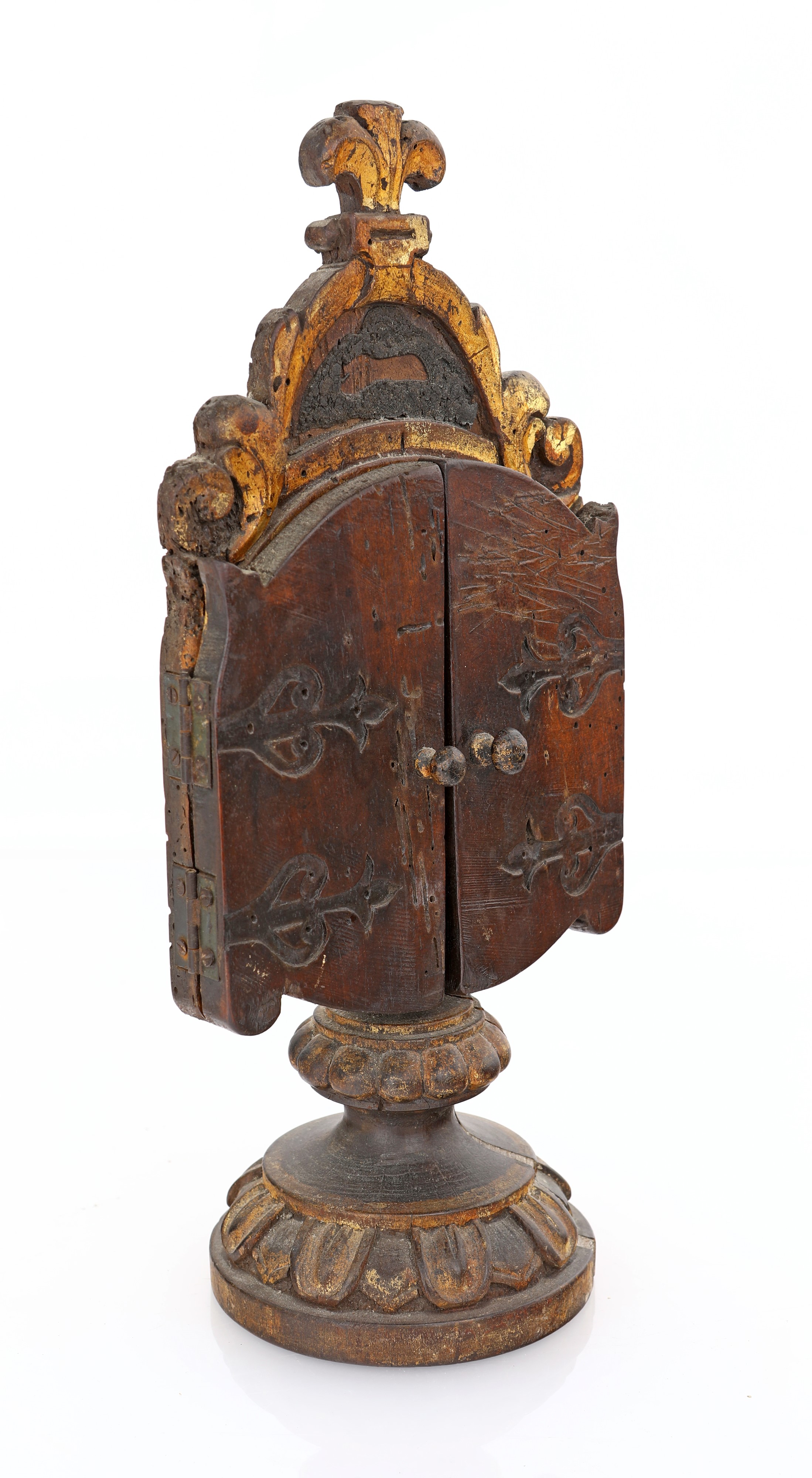 Trittico in legno con placche in rame smaltato, Francia, Limoges XVI/XVII secolo