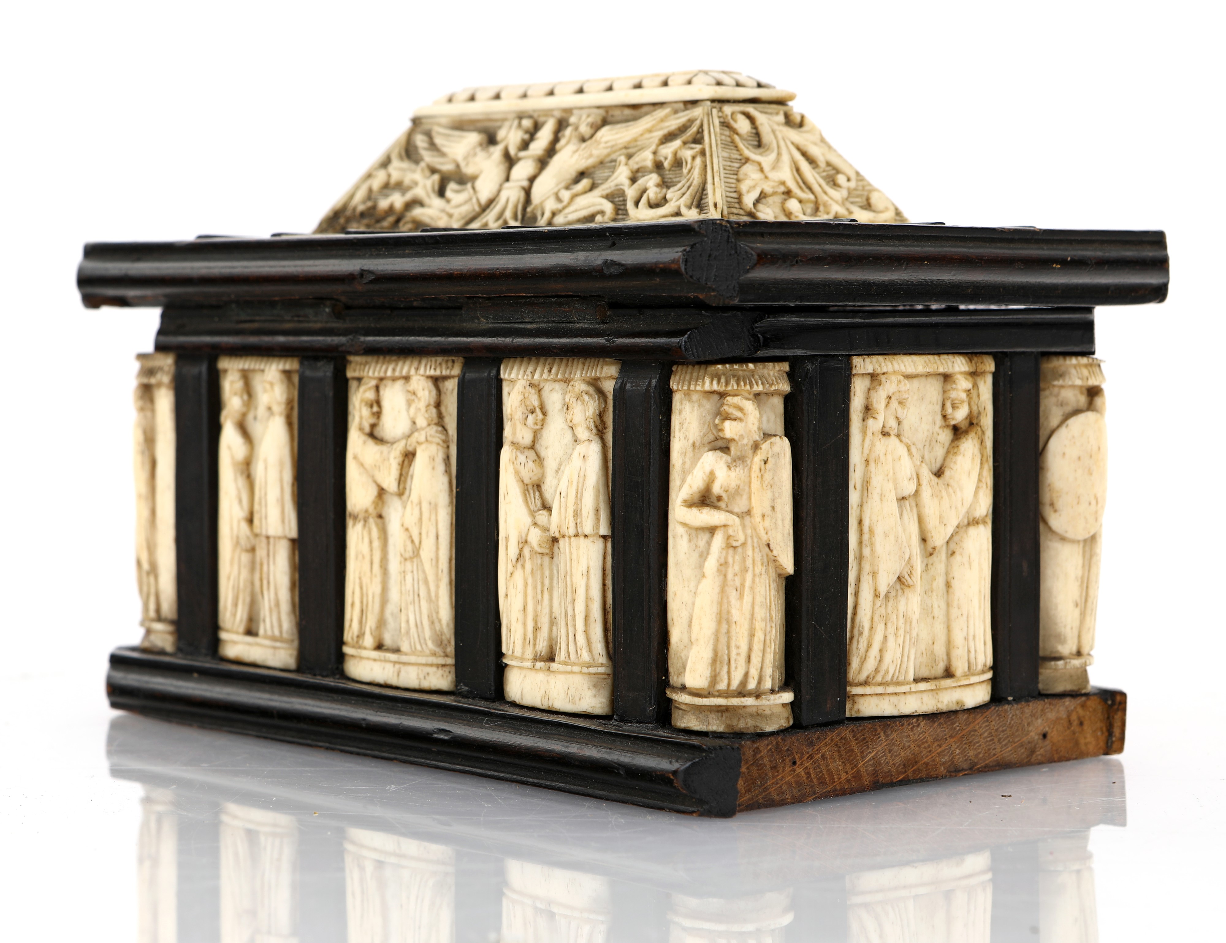 Piccolo Cofanetto in Legno Ebanizzato ed Osso, XVII/XVIII Secolo