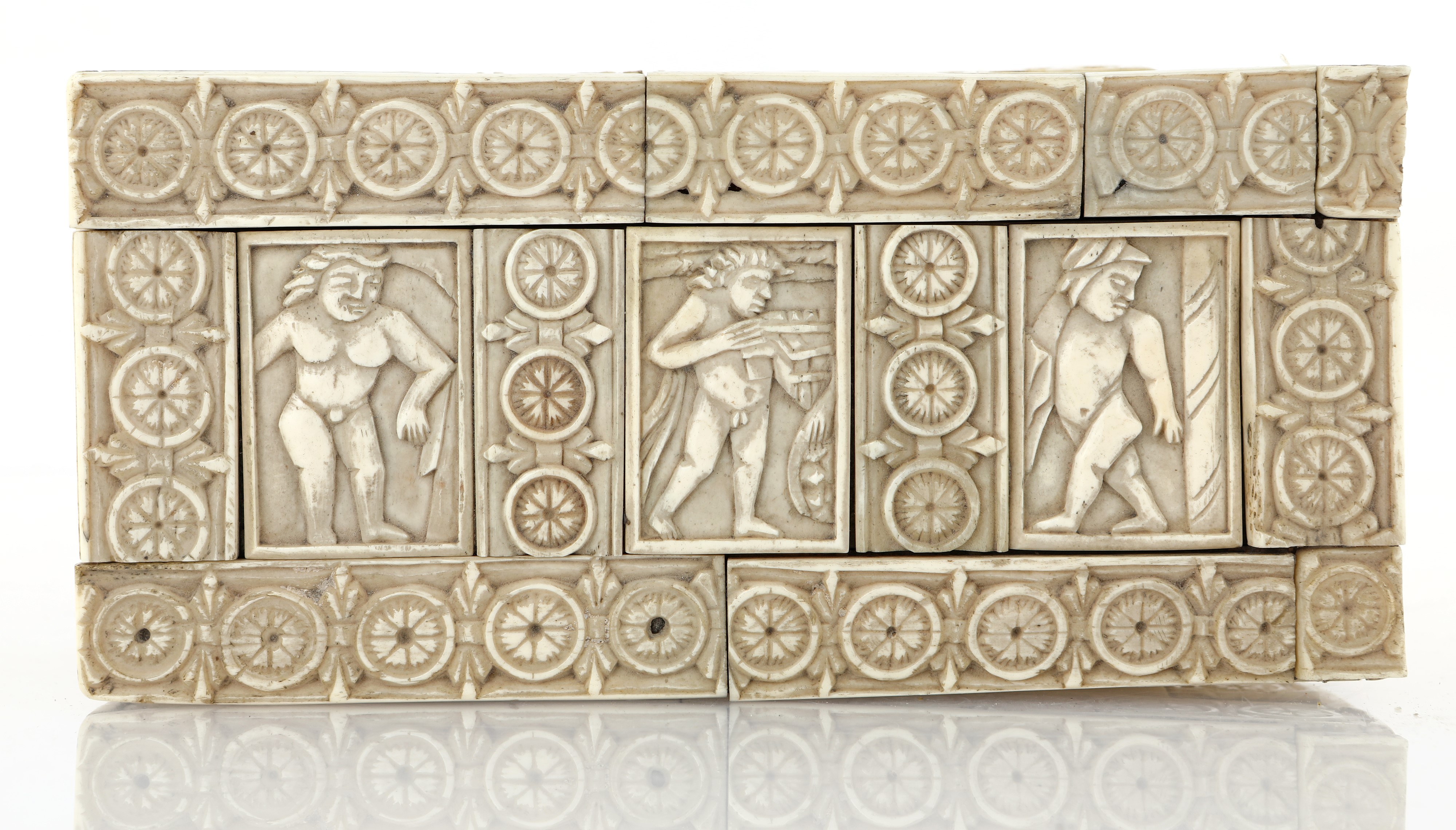 Scrigno in osso, XIX secolo