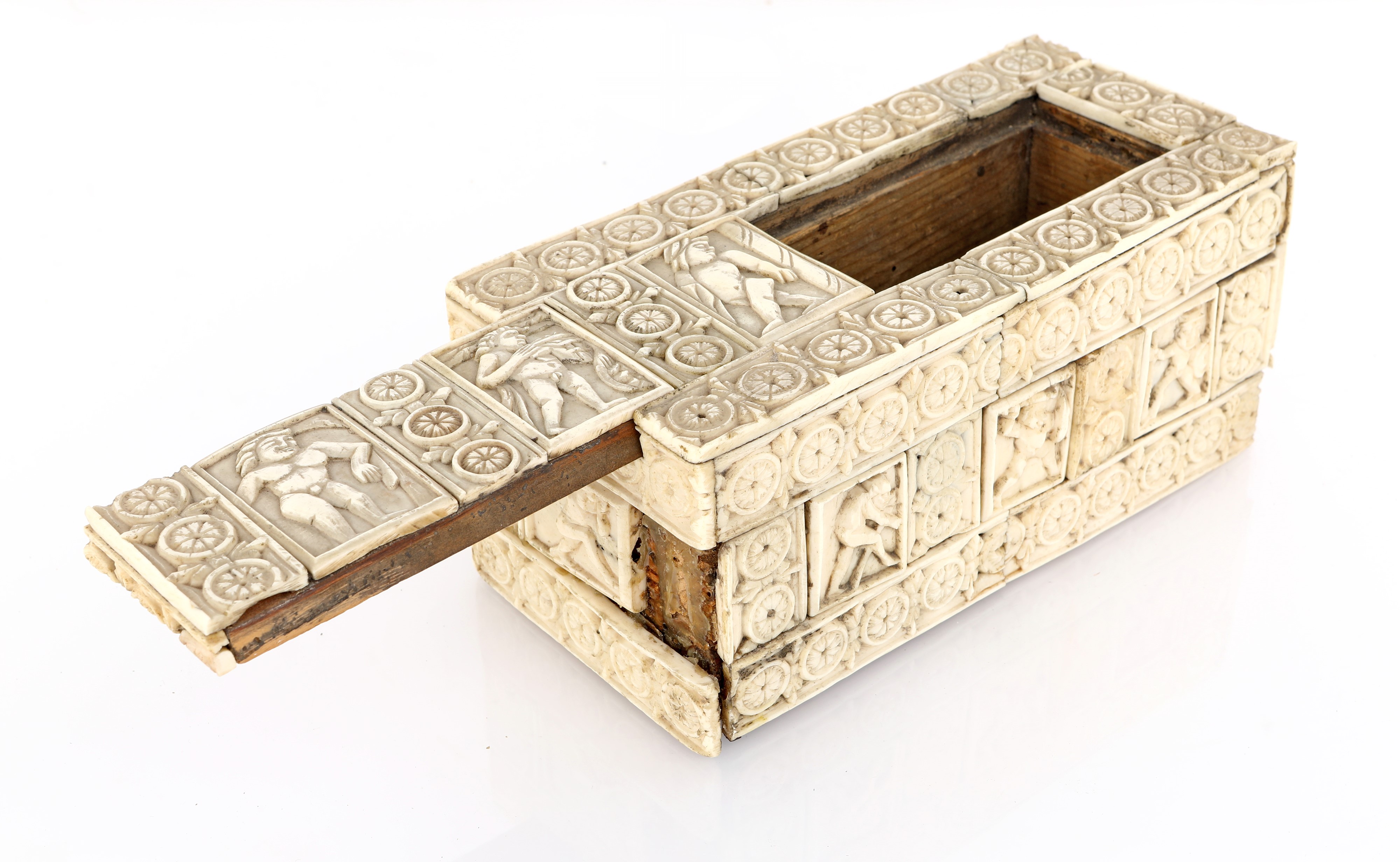 Scrigno in osso, XIX secolo