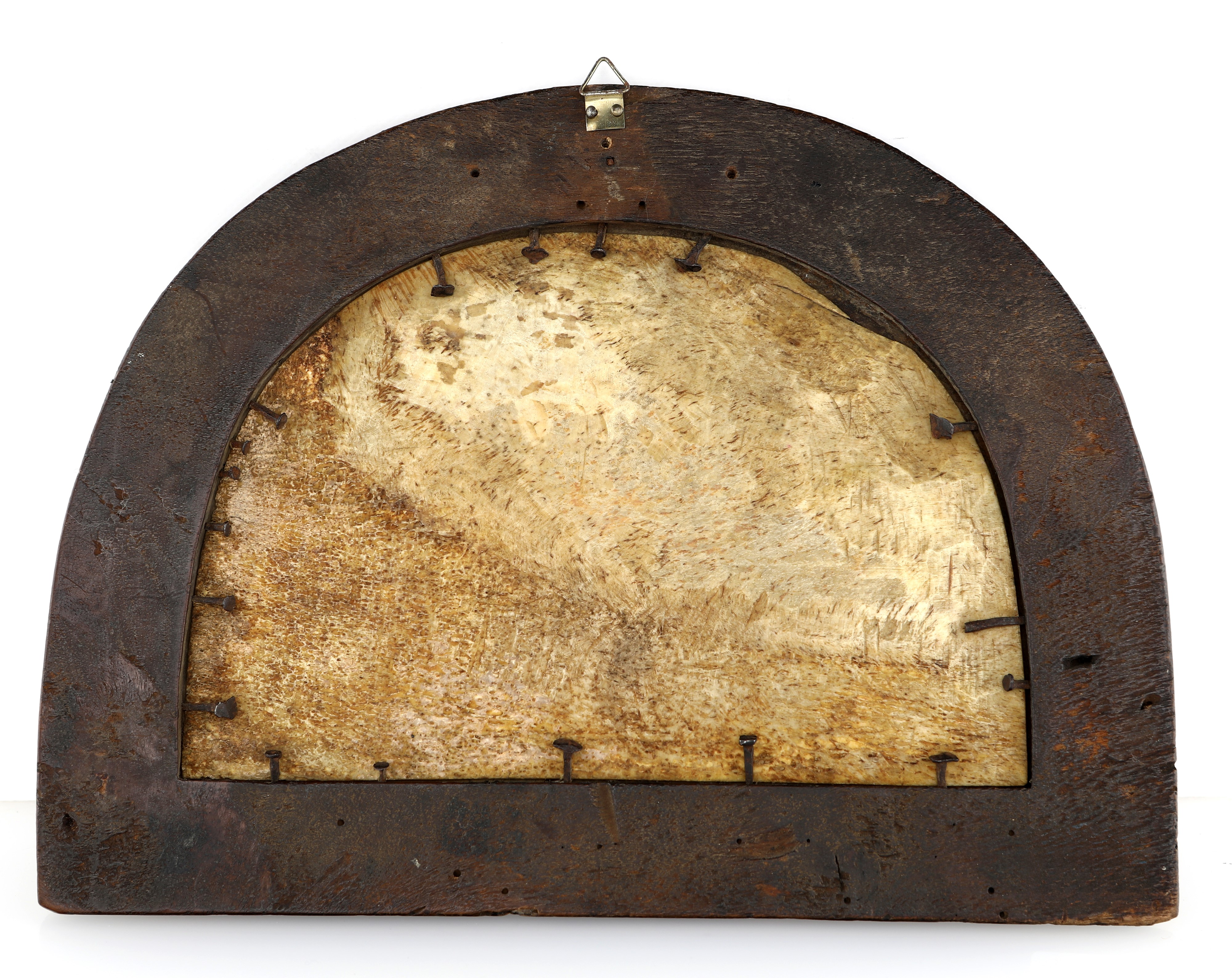 Lunetta devozionale in legno con placca in osso