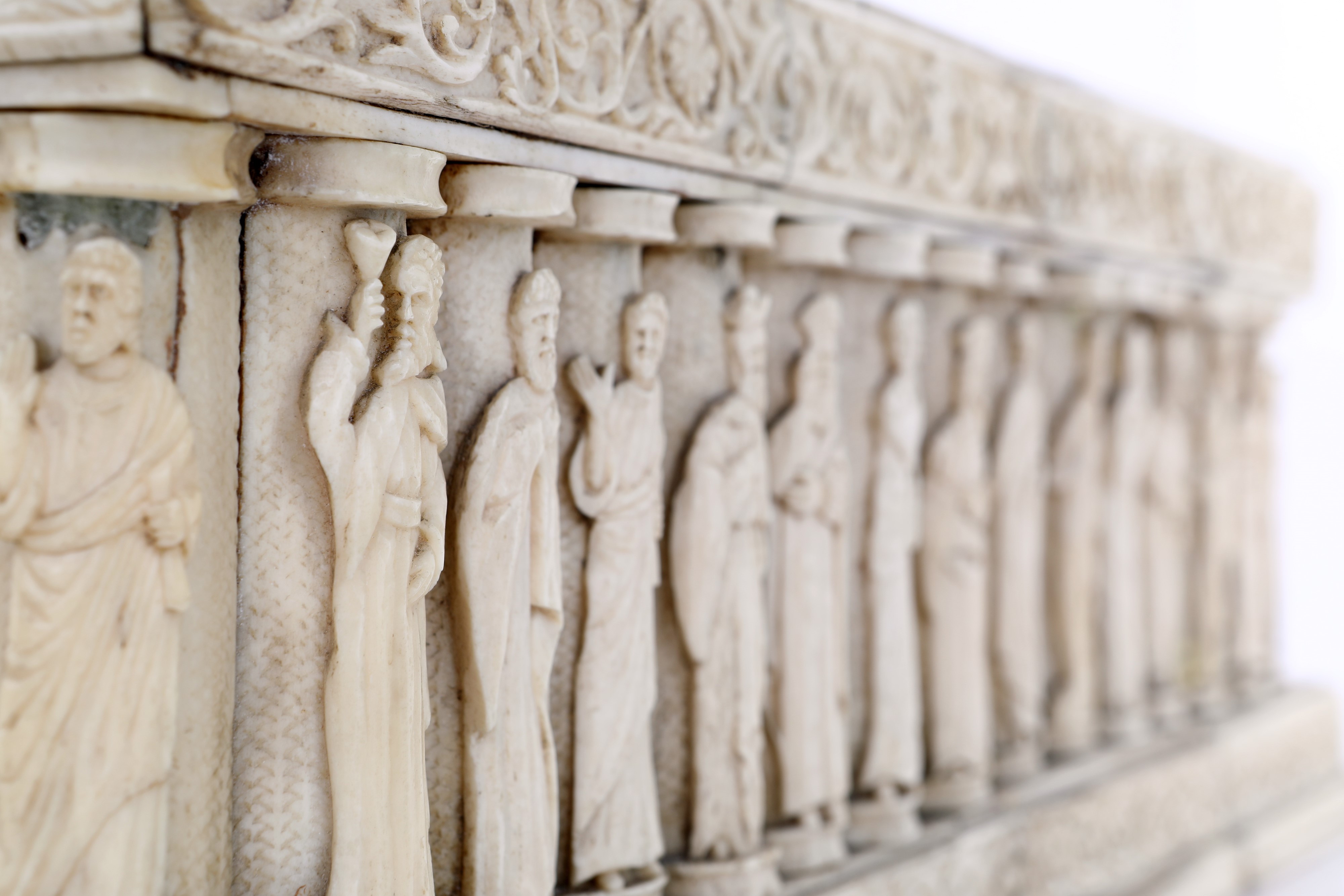 Cassetta nuziale in osso, ambito Andrea Onufrio, fine del XIX secolo