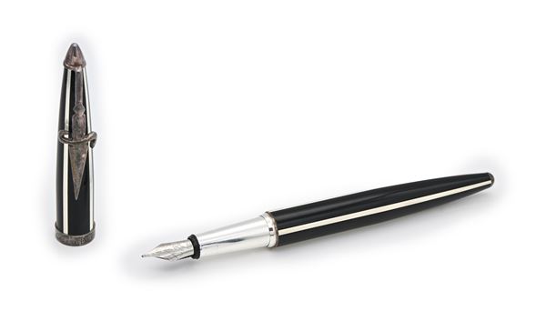 Cesare Paciotti Jewels - Penna stilografica in vernice nera e metallo argentato 