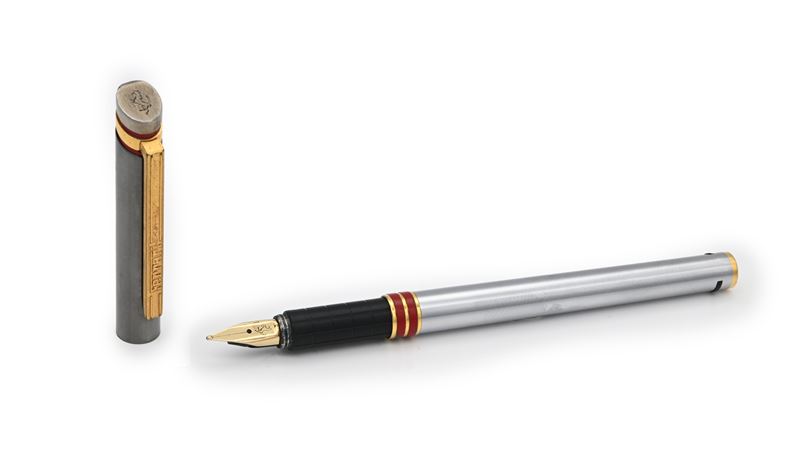 Ferrari Formula Aurora per Cartier - Penna Stilografica in Acciaio con Finiture Dorate e a Smalto