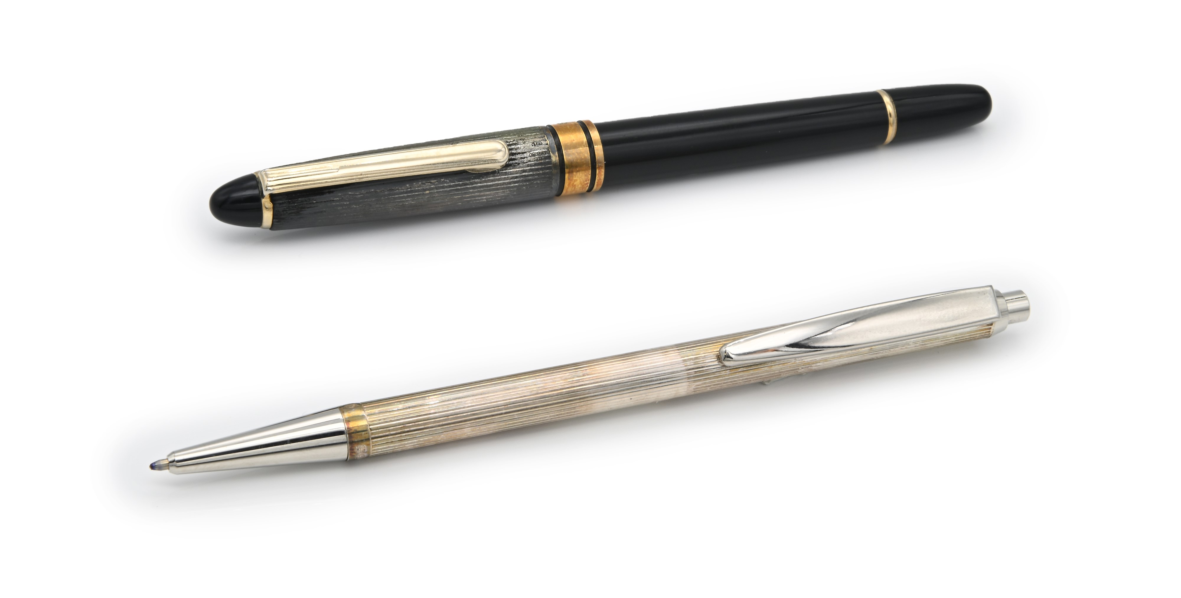 Settelaghi - Penna stilografica in vernice nera con cappuccio in argento 925/000 e particolari do...