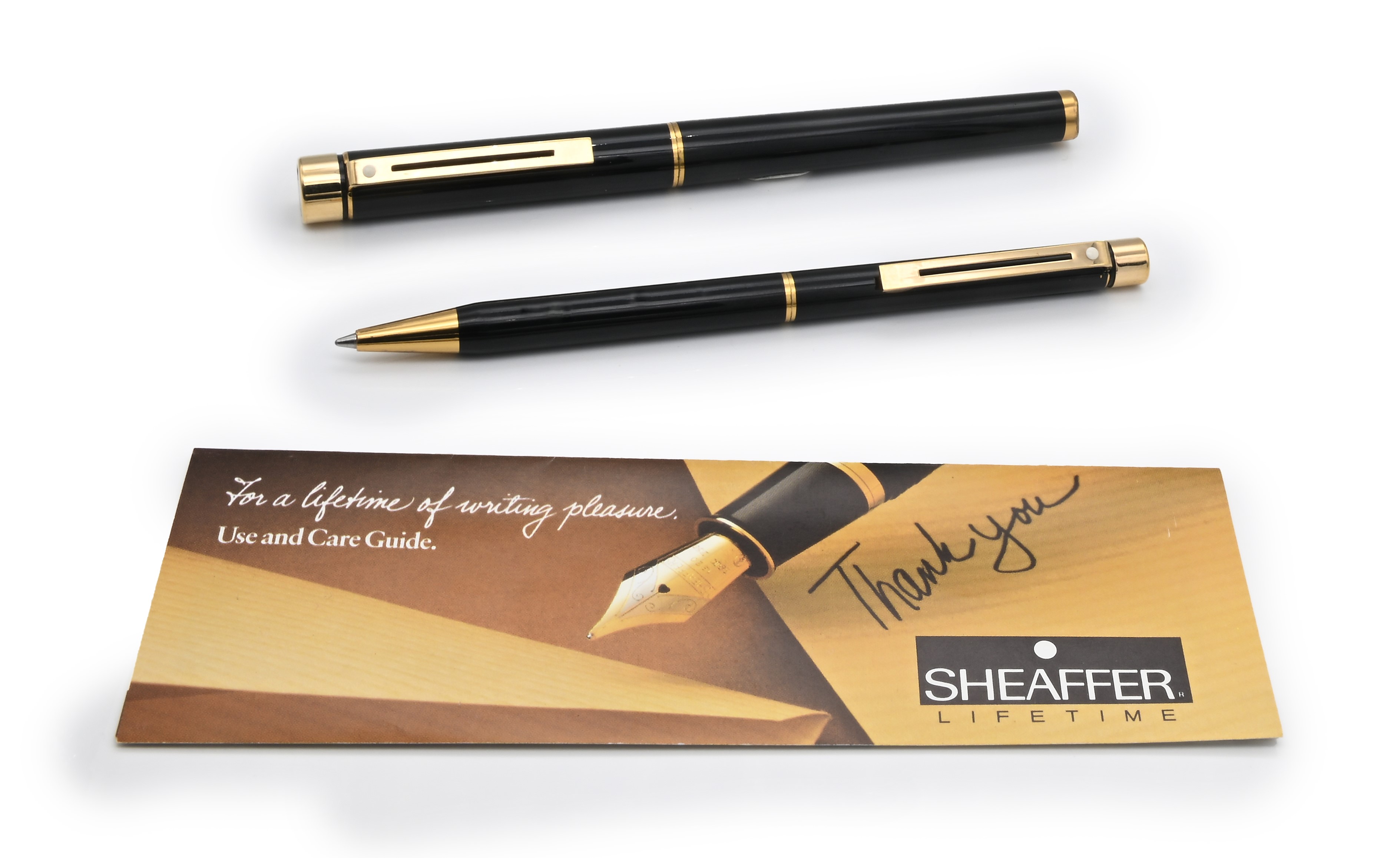 Sheaffer, Targa 1022 - Penna stilografica e penna a sfera in lacca nera con finiture in metallo p...