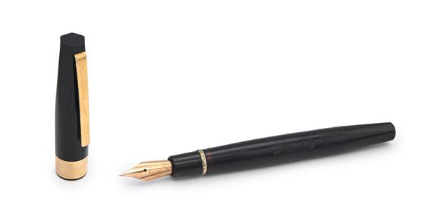 Omas CS - Penna stilografica vintage in celluloide nera con particolari dorati. Brev. 520233-653209
