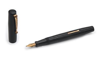 Blackbird Self Filler - Penna Stilografica Vintage in Celluloide Nera con Particolari Dorati