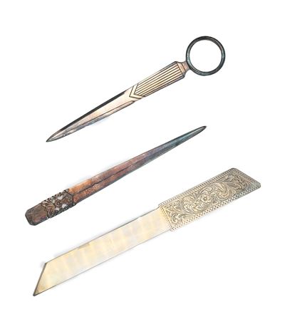 3 Tagliacarte in Argento 800/000 Inciso e Traforato uno con Lente D'ingrandimento