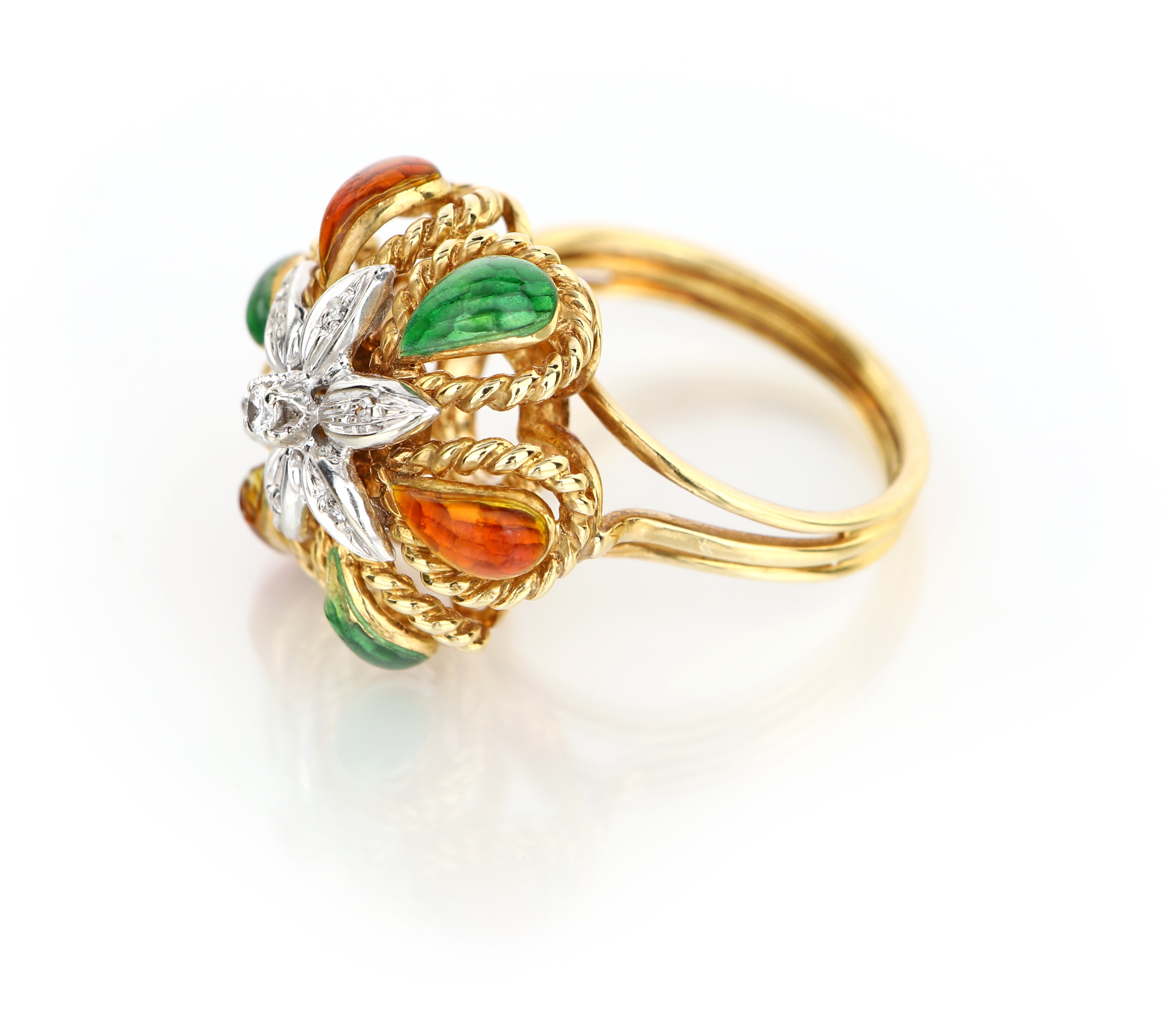 Anello in oro, smalto e brillanti
