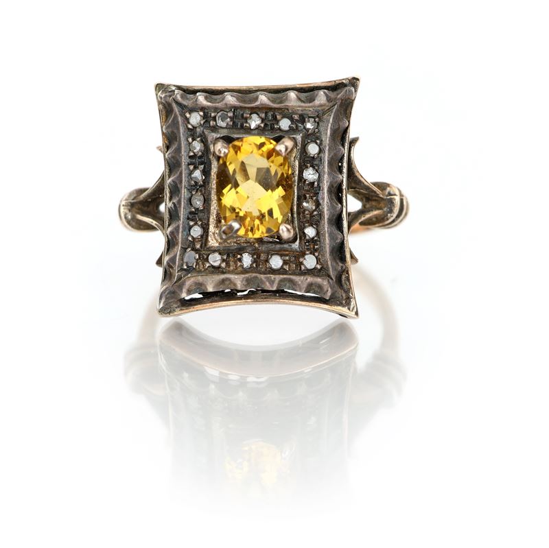 Anello Rettangolare in Oro, Quarzo Citrino e Diamanti