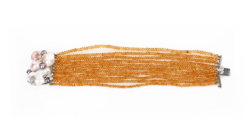 Bracciale in Oro, Granati Mandarino, Perle Brillanti e Rubini.