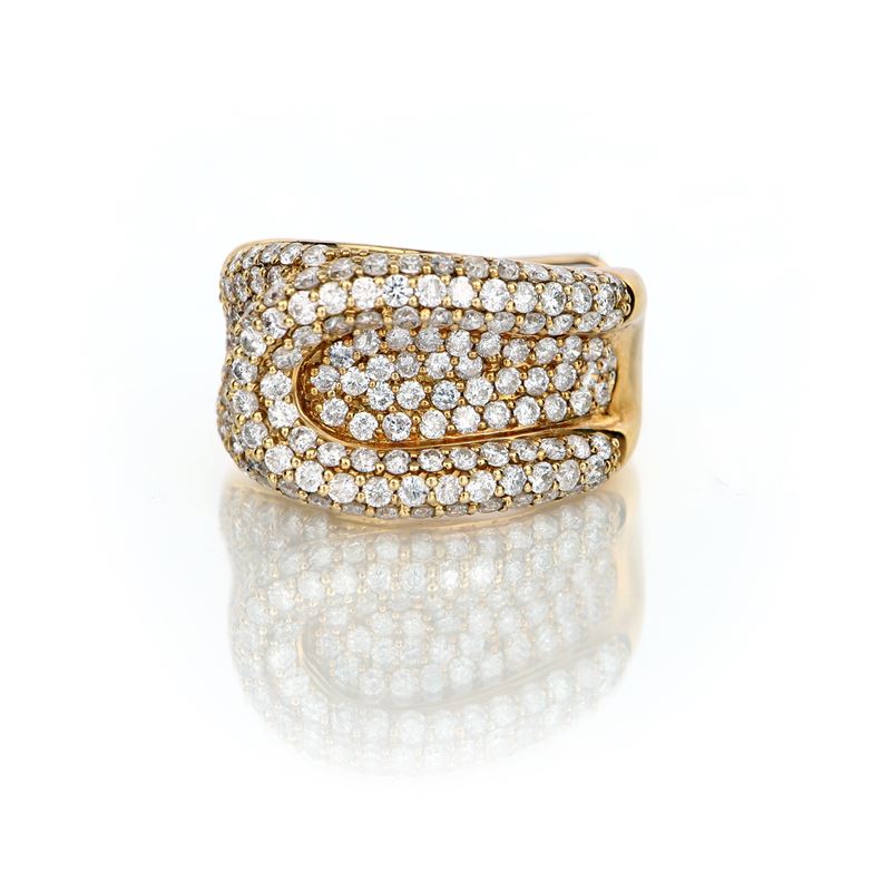 Anello a Fibbia in Oro e Brillanti.