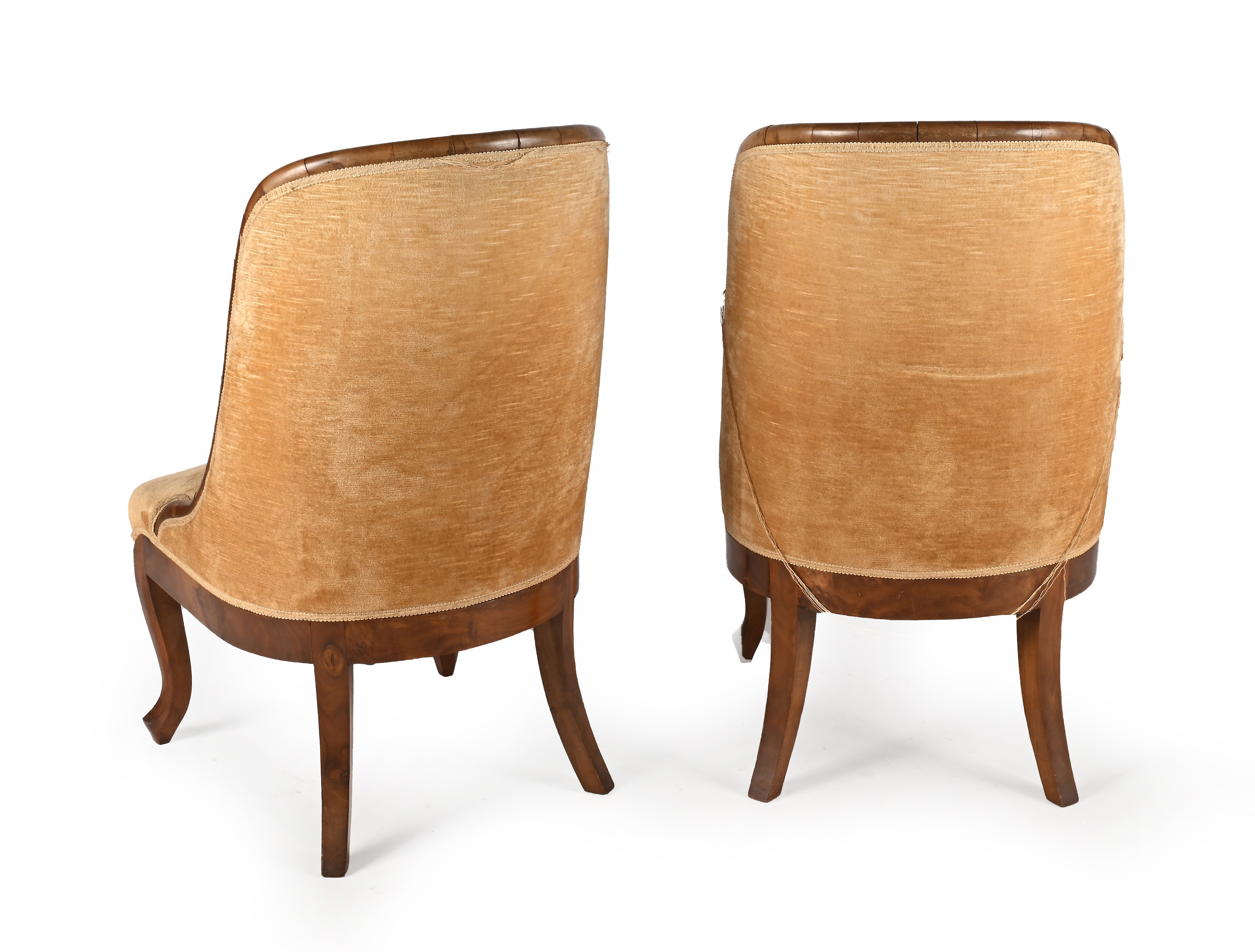 Coppia di poltroncine a gondola in noce, XIX secolo