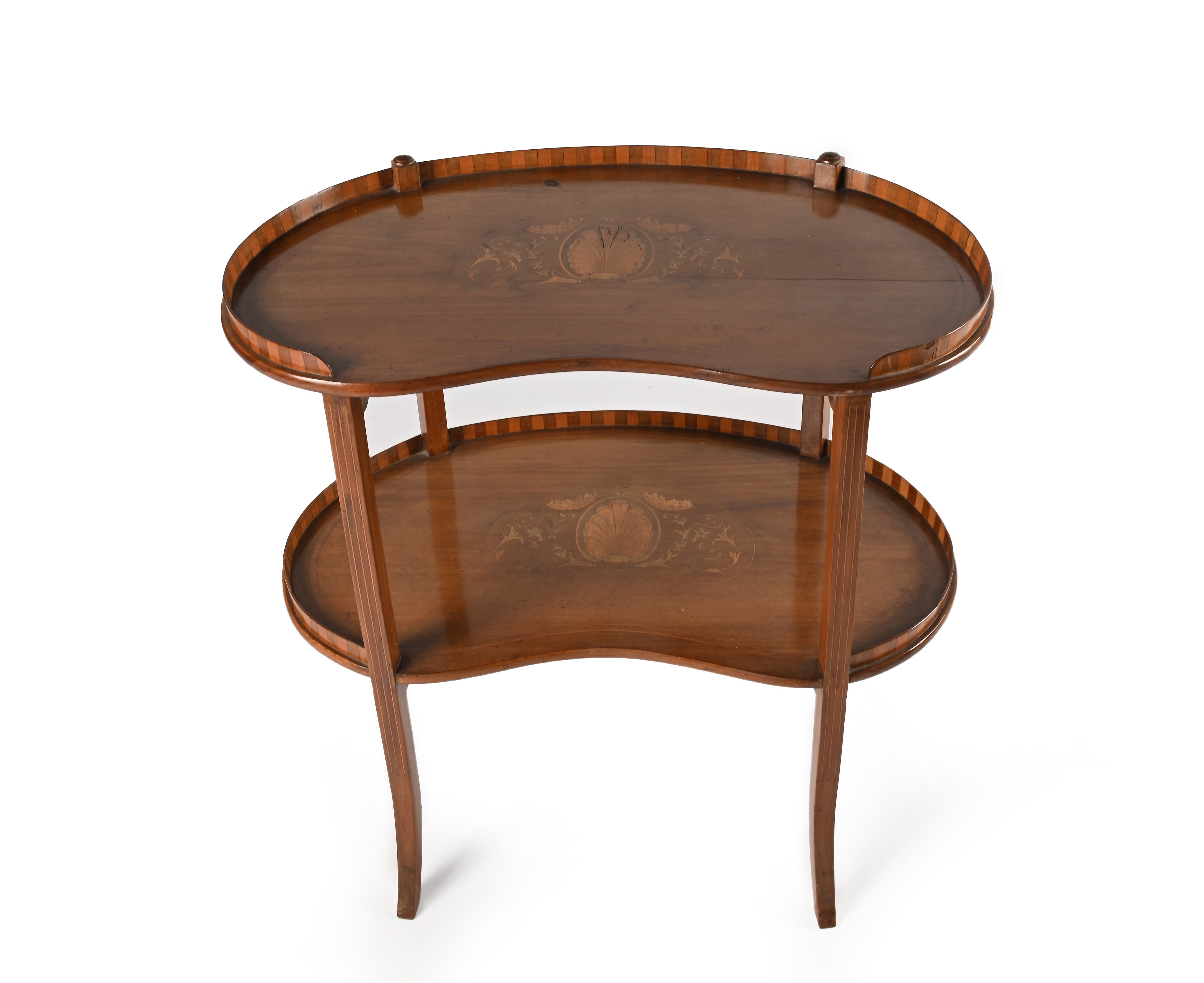 Tavolino a fagiolo in legno intarsiato