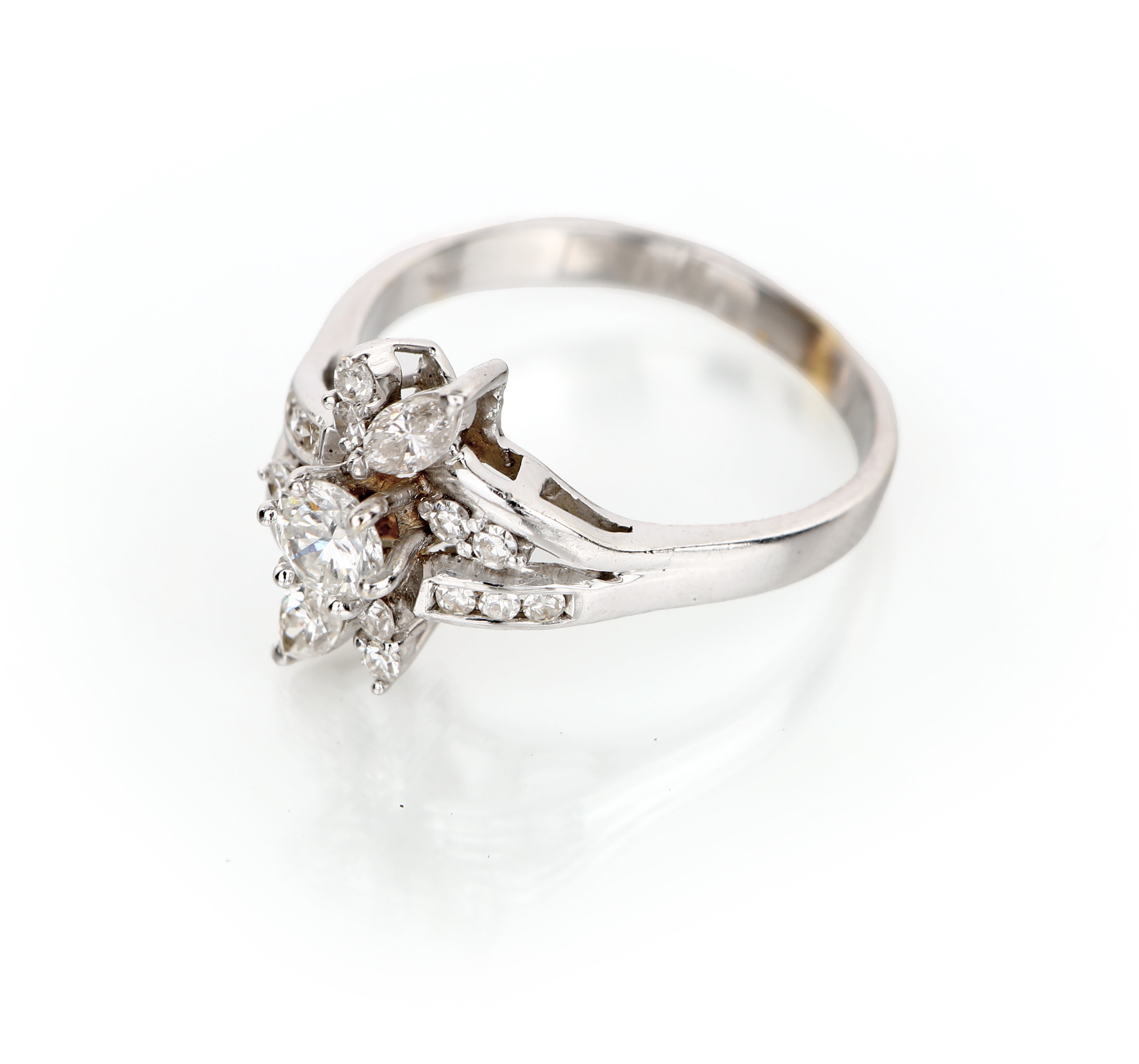 Anello in oro e brillanti