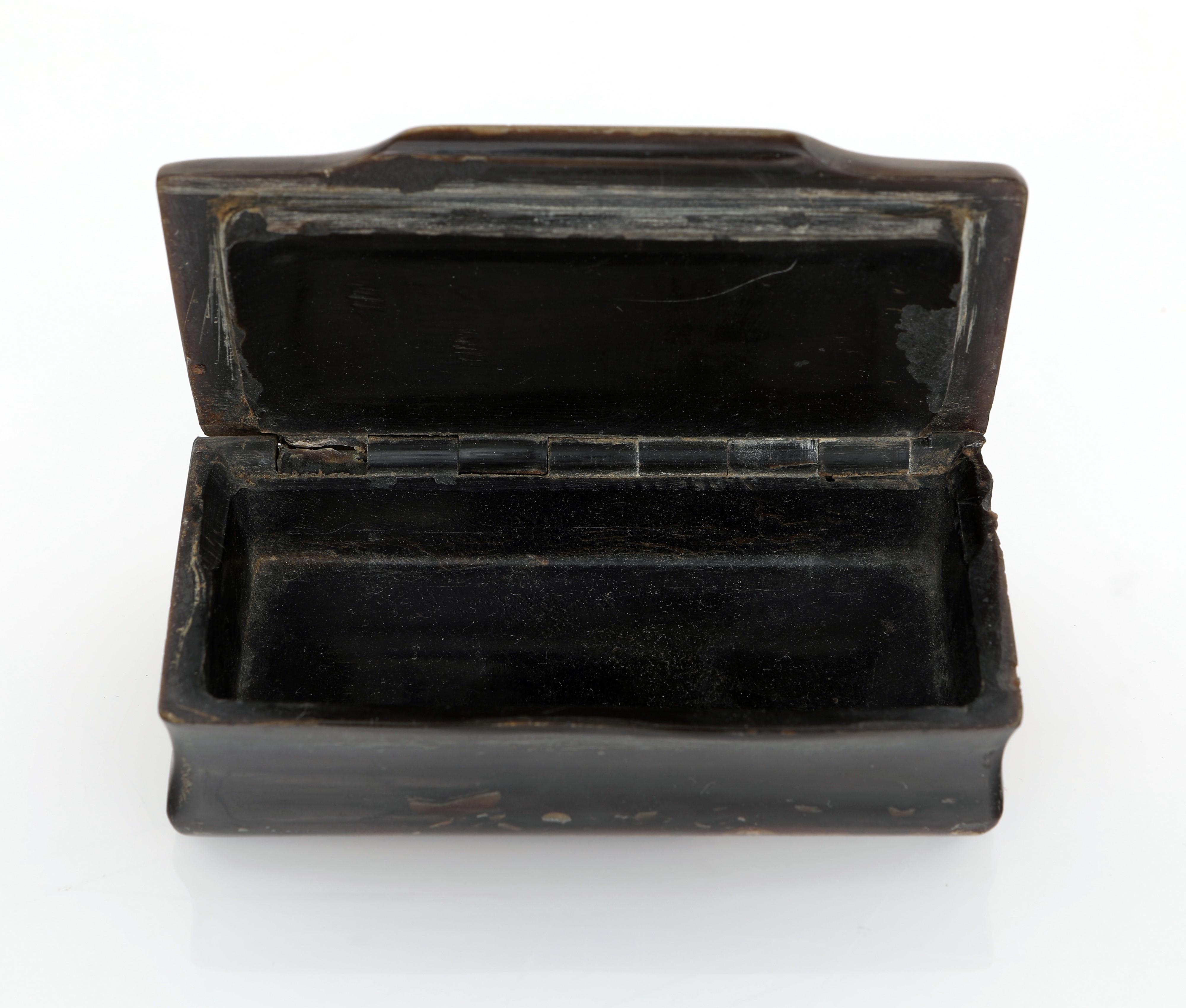 Tabacchiera in corno con mosaico minuto, XIX secolo