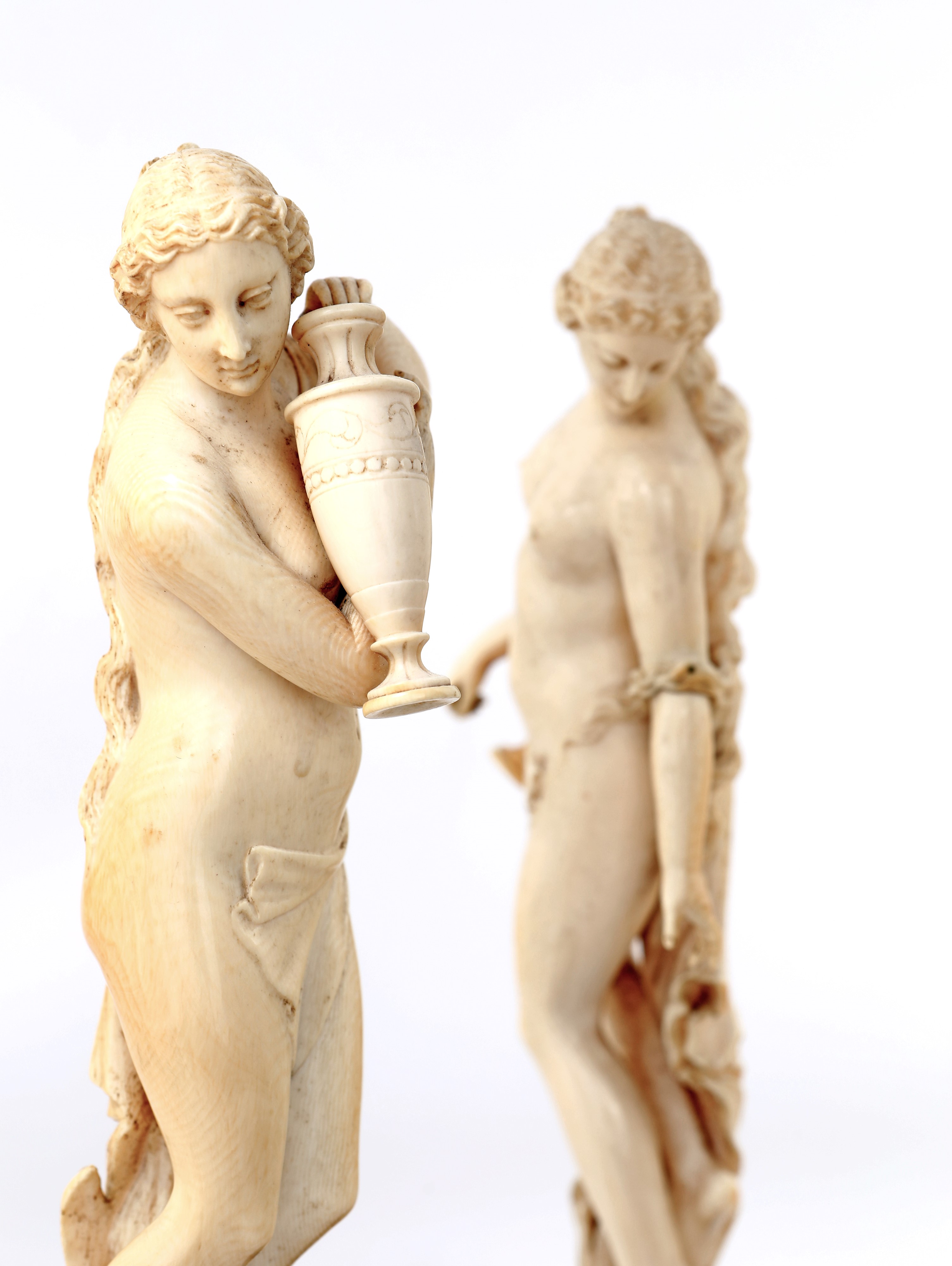 Due Sculture in Avorio, Inghilterra, XIX Secolo