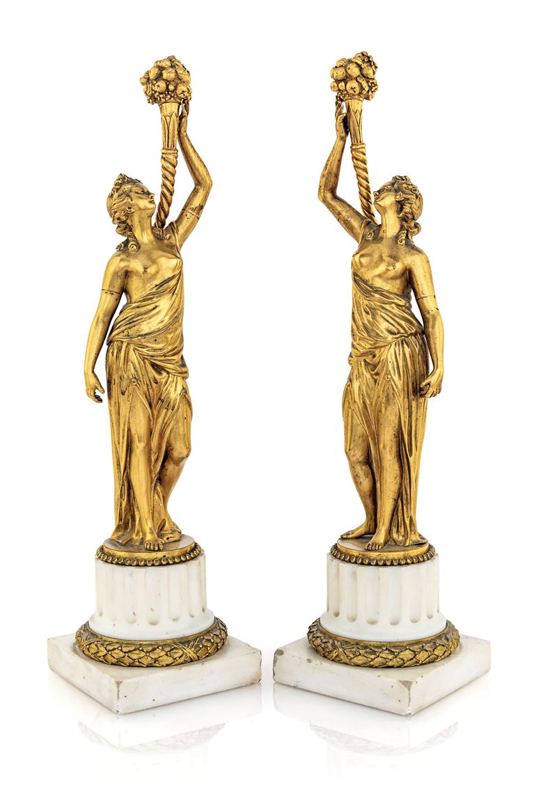 Coppia di Figure Femminili Speculari in Bronzo Dorato, Fine del XVIII Secolo